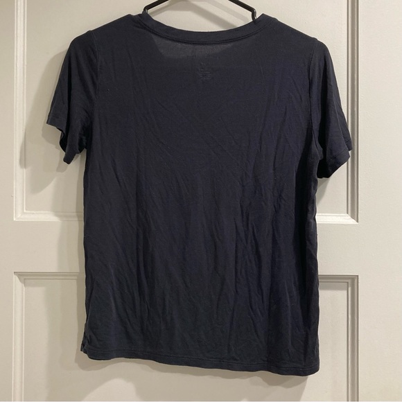 American Eagle gray flower tee - Picture 2 of 4